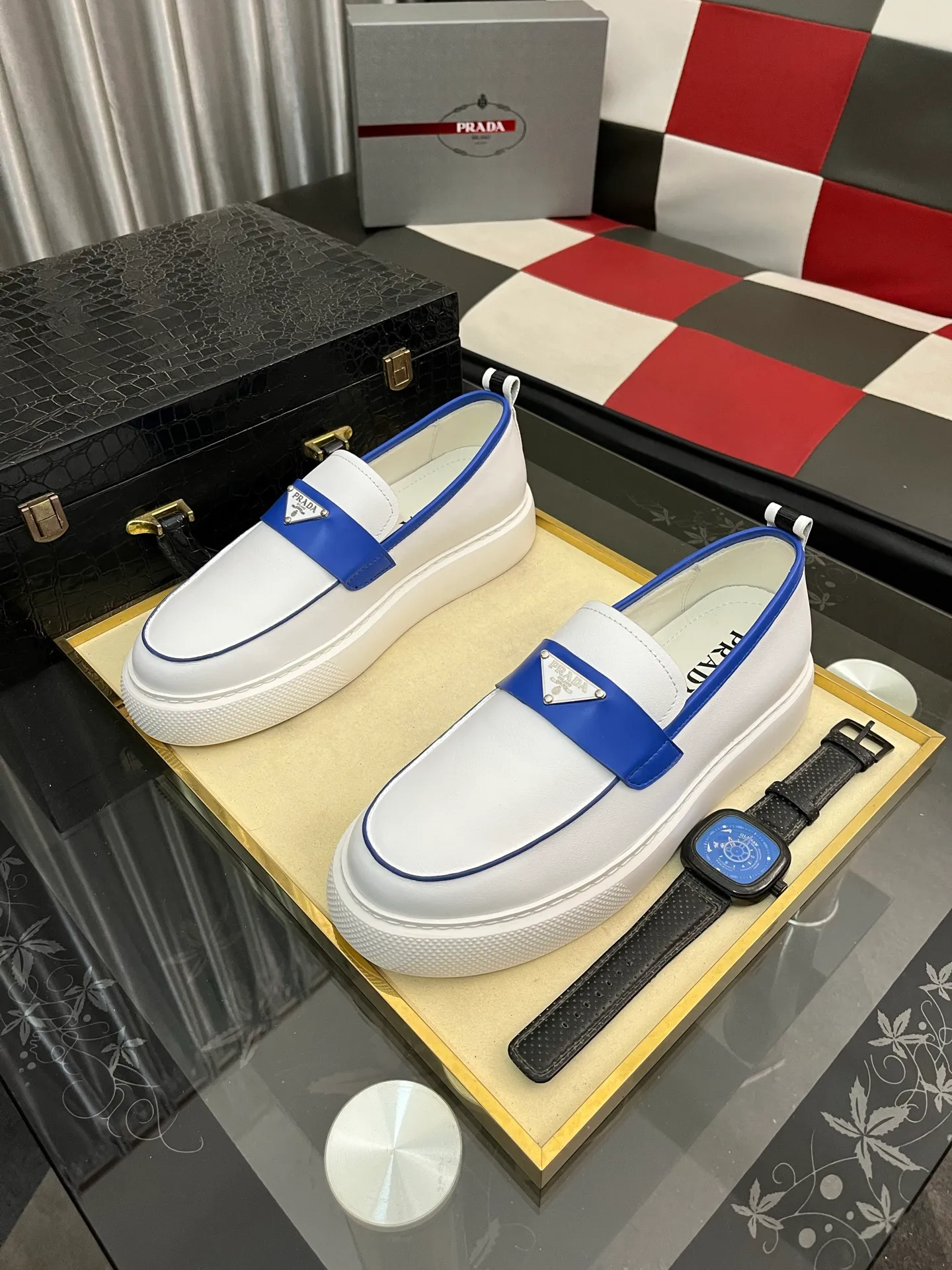 Men's shoes 💰: 560⌚️⌚️[PRADA] Prada casual shoes, originally developed 1:1, made of high-mercerized cowhide with imported cowhide, silk sheepskin lining, rubber outsole, comfortable and soft on the foot, size: 38-443️⃣Colors available